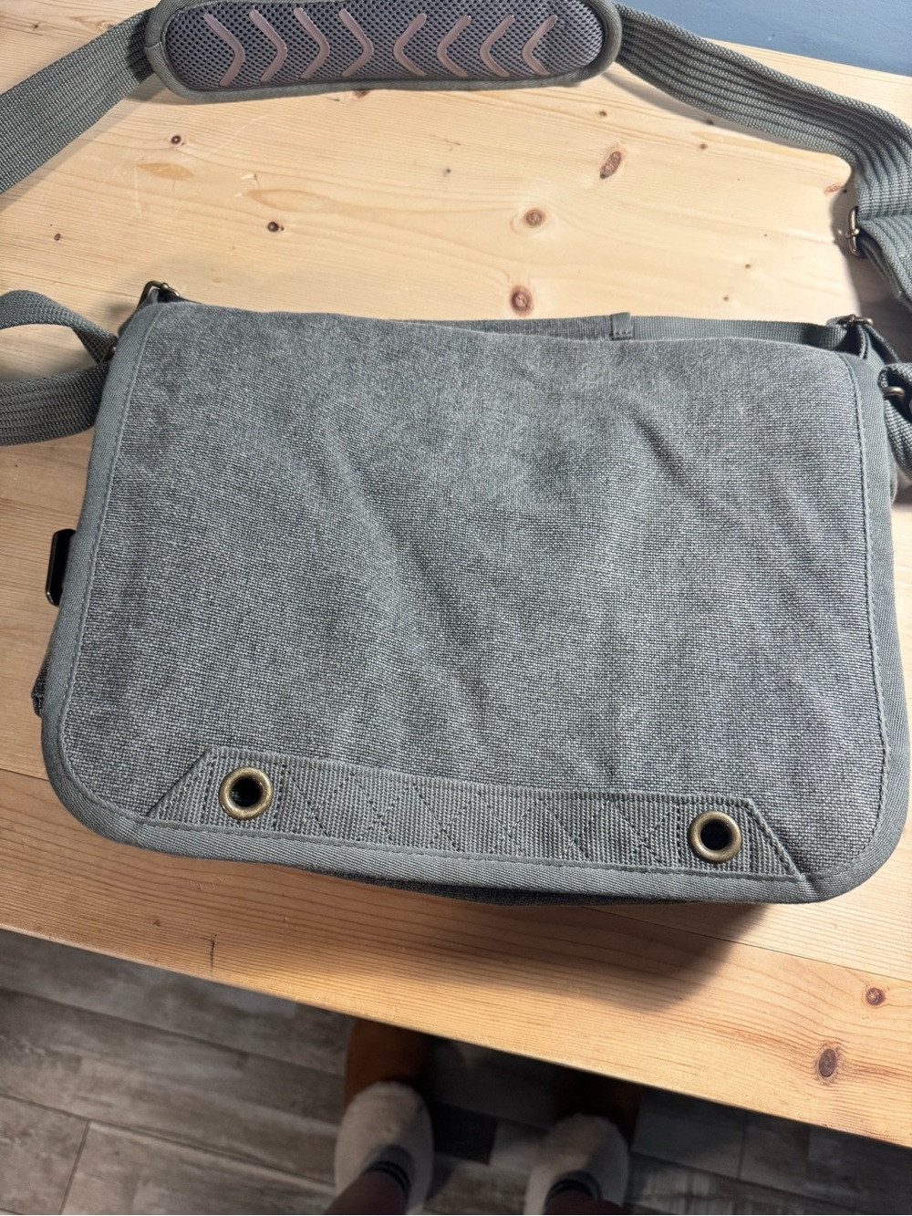 Think Tank Retrospective 7M Gray Canvas Camera Shoulder Bag w/ Padded Strap